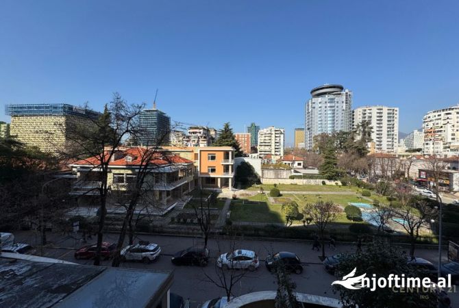 Ambient biznesi me qera 3+1 ne Tirane - 2,100 Euro