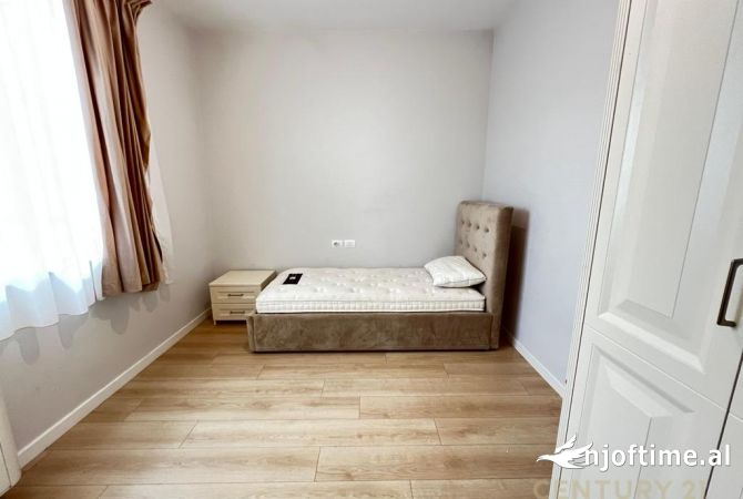Shtepi me qera Apartament ne Tirane, 3+1, Mobilimi E mobiluar, Pagesa 1,100  Euro.