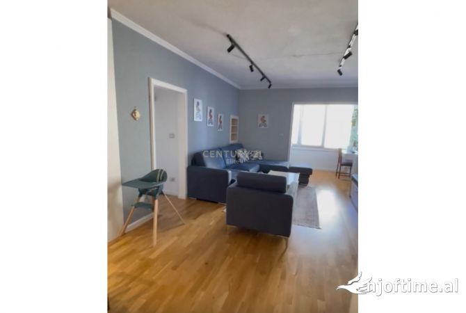 Shtepi me qera 2+1 ne Tirane - 750 Euro
