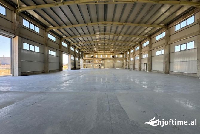 Ambient biznesi me qera 4+1 ne Tirane - 7,500 Euro