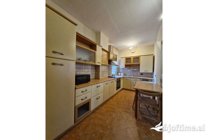 Shtepi me qera 1+1 ne Tirane - 700 Euro