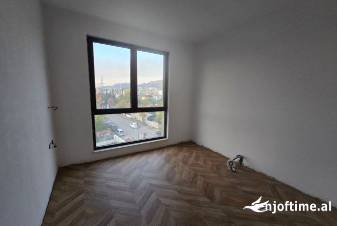 Shtepi ne shitje Apartament ne Tirane, 2+1, Mobilimi Bosh, pa mobiluar, Pagesa 255,000  Euro.