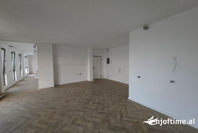Shtepi ne shitje Apartament ne Tirane, 2+1, Mobilimi Bosh, pa mobiluar, Pagesa 255,000  Euro.