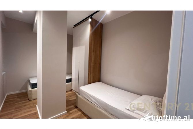 Shtepi ne shitje Apartament ne Tirane, 2+1, Mobilimi E mobiluar, Pagesa 200,000  Euro.