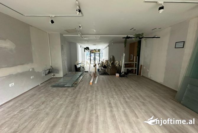 Ambient biznesi me qera 1+1 ne Tirane - 4,500 Euro