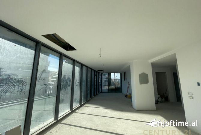 Shtepi me qera Apartament ne Tirane, 2+1, Mobilimi Bosh, pa mobiluar, Pagesa 3,000  Euro.