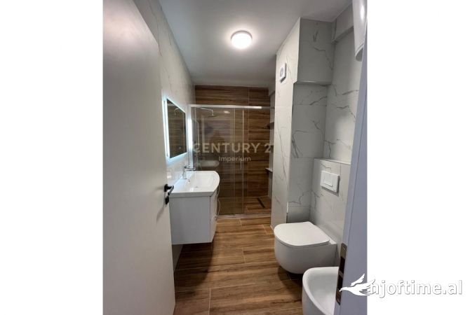 Shtepi ne shitje Apartament ne Tirane, 2+1, Mobilimi E mobiluar, Pagesa 133,000  Euro.