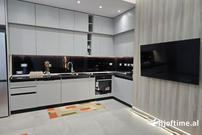Shtepi me qera 2+1 ne Tirane - 1,500 Euro