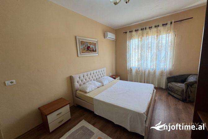 Shtepi me qera 2+1 ne Tirane - 580 Euro