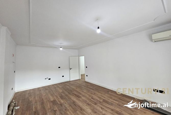 Shtepi ne shitje 2+1 ne Tirane - 160,000 Euro