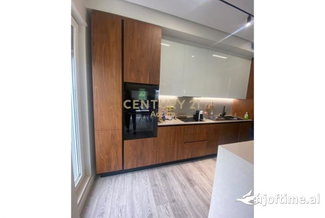 Shtepi ne shitje Apartament ne Tirane, 2+1, Mobilimi E mobiluar, Pagesa 340,000  Euro.