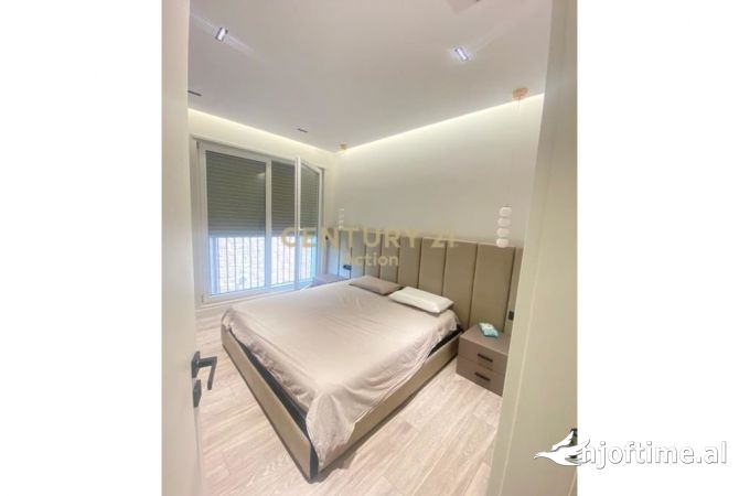 Shtepi ne shitje Apartament ne Tirane, 2+1, Mobilimi E mobiluar, Pagesa 340,000  Euro.