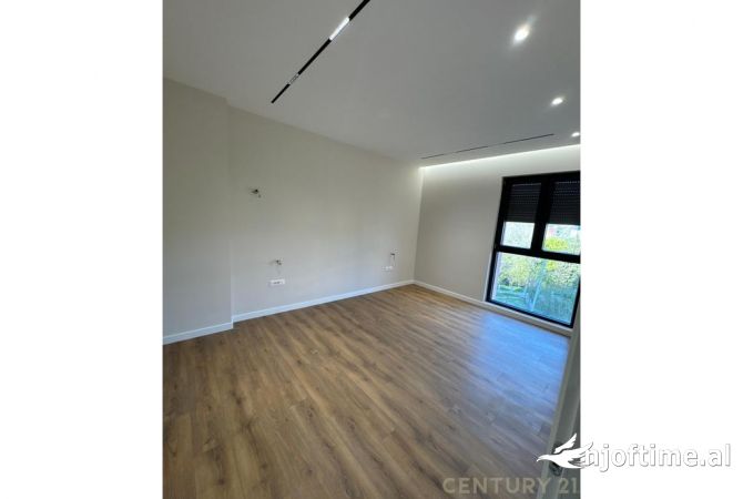 Shtepi ne shitje 2+1 ne Tirane - 230,000 Euro