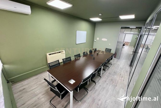 Ambient biznesi me qera 3+1 ne Tirane - 3,200 Euro