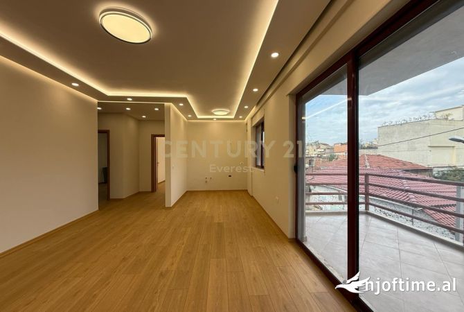 Shtepi ne shitje 2+1 ne Tirane - 260,000 Euro