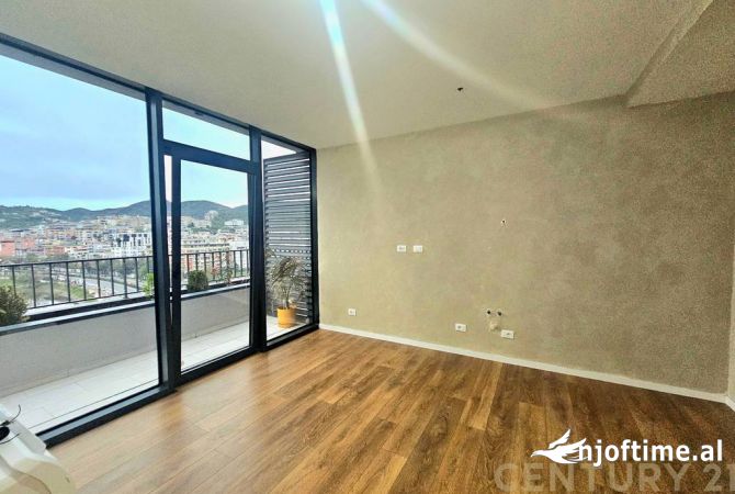 ZYRA PER QIRA NE LAKE VIEW RESIDENCES