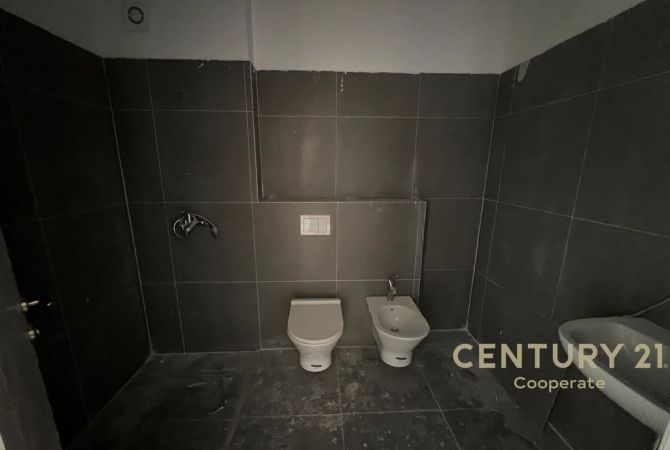 Shtepi ne shitje Apartament ne Tirane, 2+1, Mobilimi E mobiluar, Pagesa 220,000  Euro.