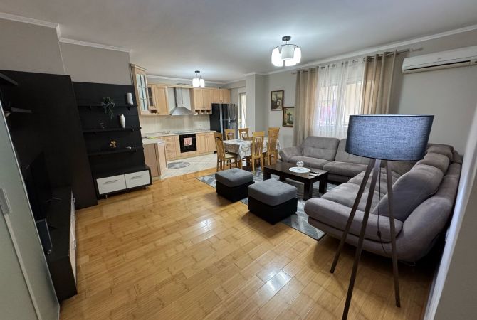 Shtepi me qera 2+1 ne Tirane - 1,000 Euro