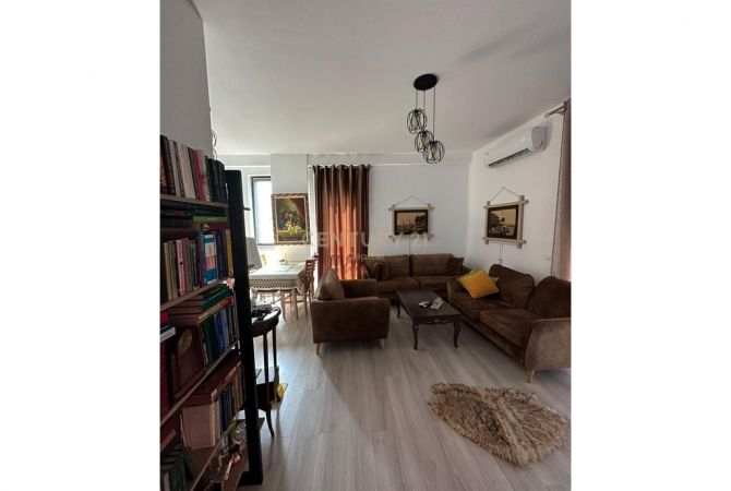 Shtepi ne shitje Apartament ne Tirane, 2+1, Mobilimi E mobiluar, Pagesa 210,000  Euro.