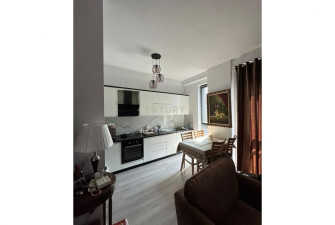 Shtepi ne shitje Apartament ne Tirane, 2+1, Mobilimi E mobiluar, Pagesa 210,000  Euro.