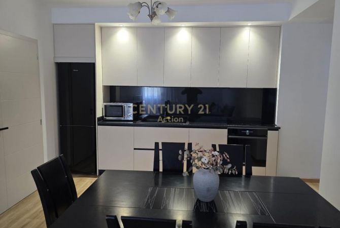 Shtepi me qera Apartament ne Tirane, 2+1, Mobilimi E mobiluar, Pagesa 700  Euro.