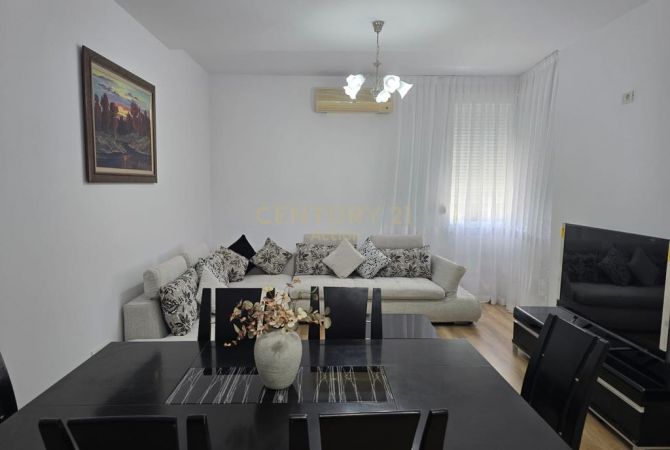 Shtepi me qera 2+1 ne Tirane - 700 Euro