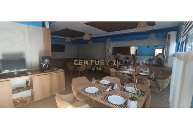 Ambient biznesi me qera 2+1 ne Tirane - 2,500 Euro