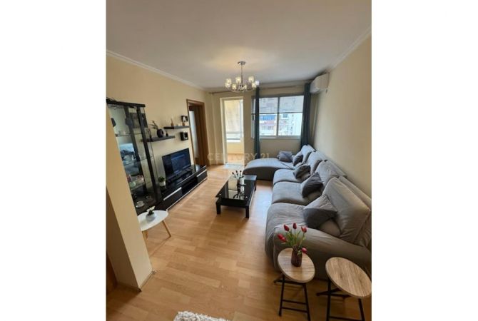 Shtepi me qera 2+1 ne Tirane - 650 Euro