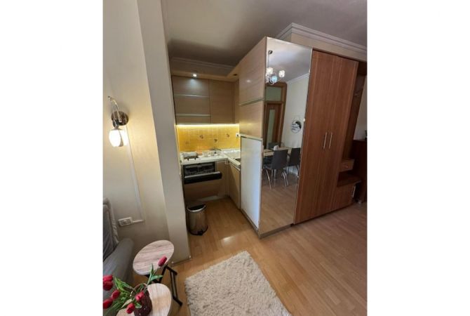 Shtepi me qera Apartament ne Tirane, 2+1, Mobilimi E mobiluar, Pagesa 650  Euro.