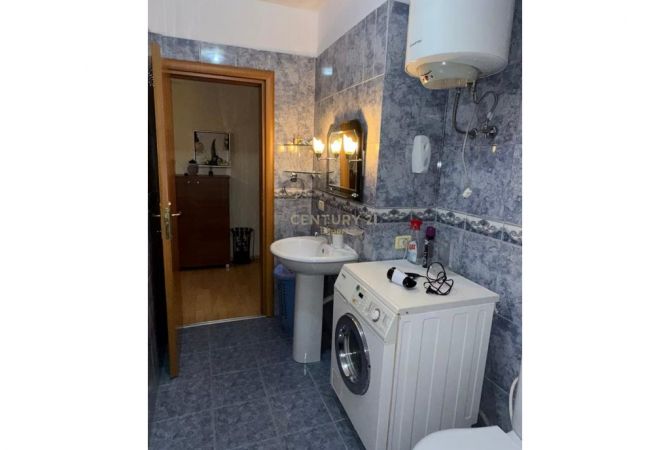 Shtepi me qera Apartament ne Tirane, 2+1, Mobilimi E mobiluar, Pagesa 650  Euro.