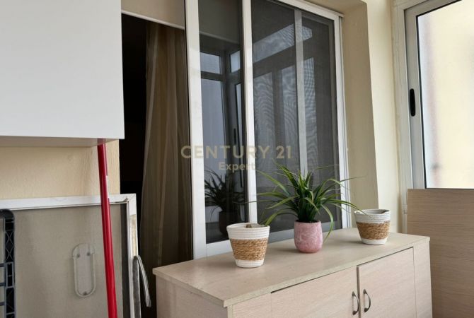 Shtepi me qera Apartament ne Tirane, 2+1, Mobilimi E mobiluar, Pagesa 650  Euro.