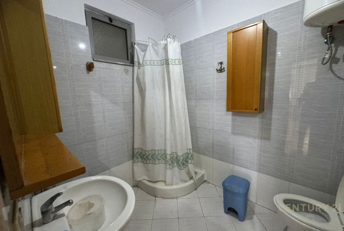 Shtepi me qera 2+1 ne Tirane - 400 Euro