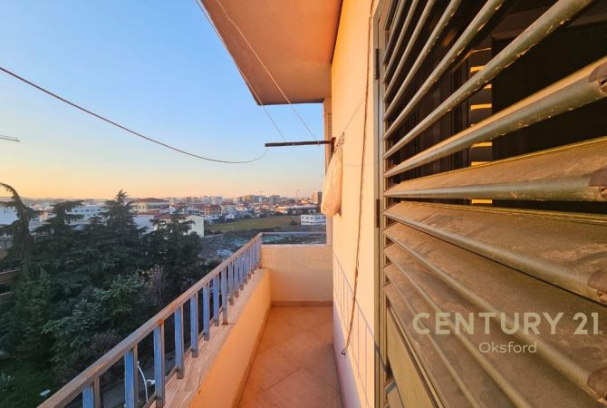 Shtepi ne shitje Apartament ne Tirane, 2+1, Mobilimi E mobiluar, Pagesa 200,000  Euro.