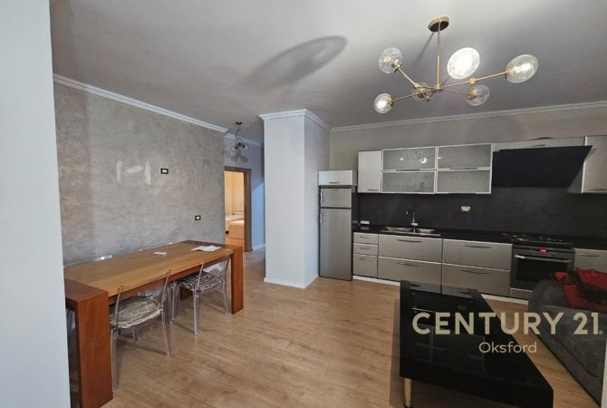 Shtepi ne shitje Apartament ne Tirane, 2+1, Mobilimi E mobiluar, Pagesa 200,000  Euro.