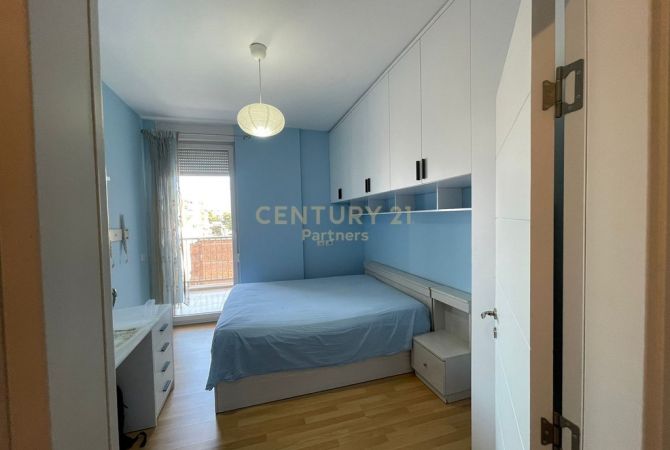 Shtepi me qera Apartament ne Tirane, 2+1, Mobilimi E mobiluar, Pagesa 800  Euro.