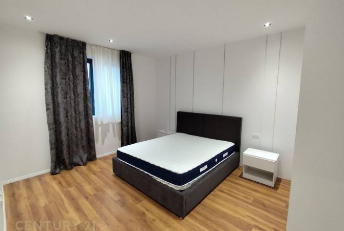 Shtepi me qera Apartament ne Tirane, 3+1, Mobilimi E mobiluar, Pagesa 900  Euro.