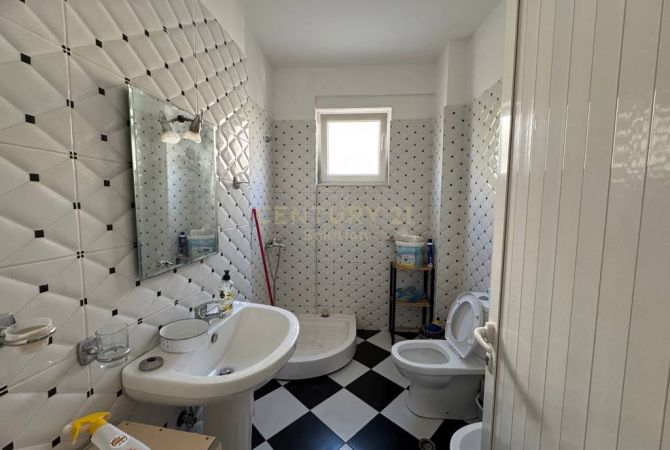 Shtepi me qera Apartament ne Tirane, 2+1, Mobilimi E mobiluar, Pagesa 600  Euro.