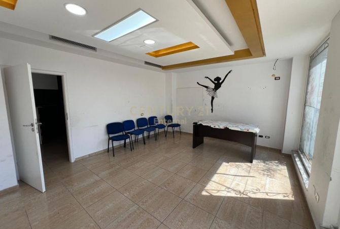 Ambient biznesi me qera 3+1 ne Tirane - 2,000 Euro