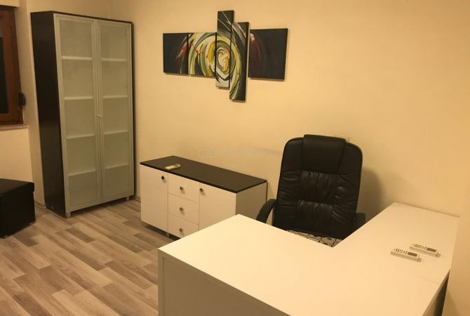  Jepet me qira ambient per zyra te Pazari i Ri, Tirane