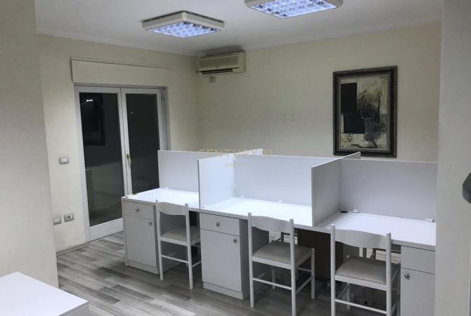  Jepet me qira ambient per zyra te Pazari i Ri, Tirane