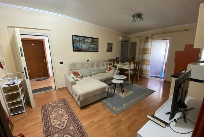 Shtepi me qera 2+1 ne Tirane - 800 Euro