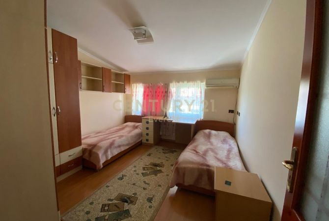 Shtepi me qera Apartament ne Tirane, 2+1, Mobilimi E mobiluar, Pagesa 800  Euro.