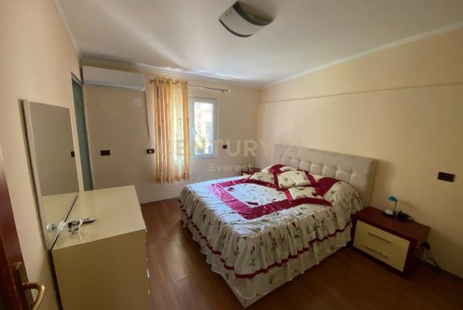 Shtepi me qera Apartament ne Tirane, 2+1, Mobilimi E mobiluar, Pagesa 800  Euro.