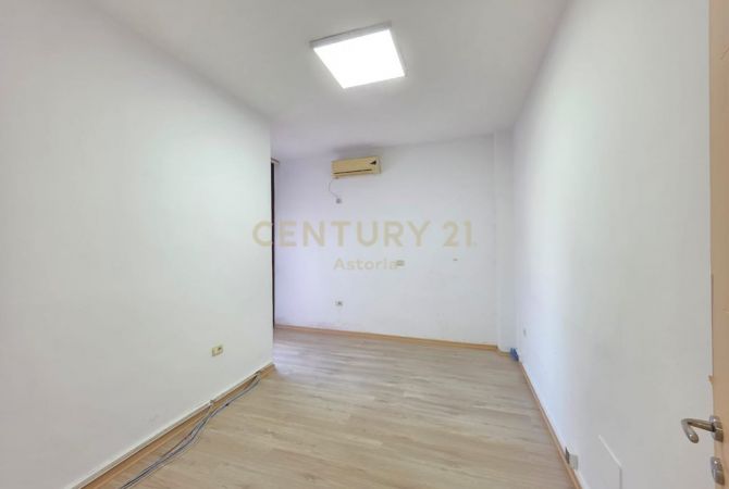 Ambient biznesi me qera 3+1 ne Tirane - 1,950 Euro