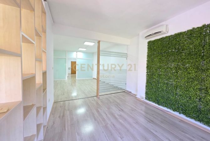 Ambienti per Zyra me Qira ne Ish-Bllok