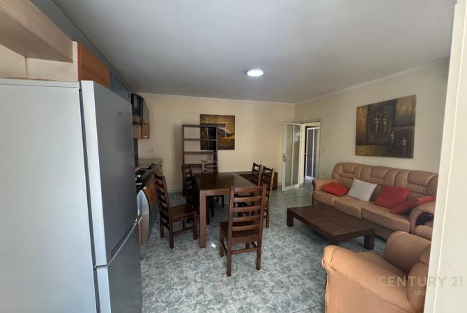 Shtepi ne shitje Apartament ne Tirane, 3+1, Mobilimi E mobiluar, Pagesa 210,000  Euro.