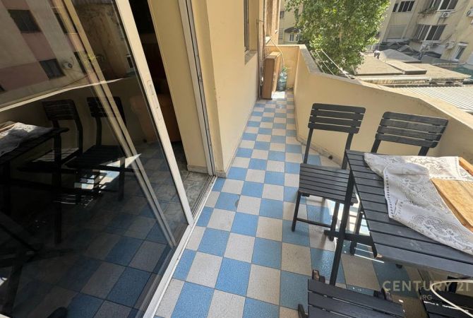 Shtepi ne shitje Apartament ne Tirane, 3+1, Mobilimi E mobiluar, Pagesa 210,000  Euro.