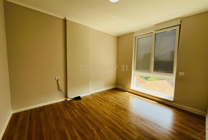 Ambjent per Zyra te 21 Dhjetori