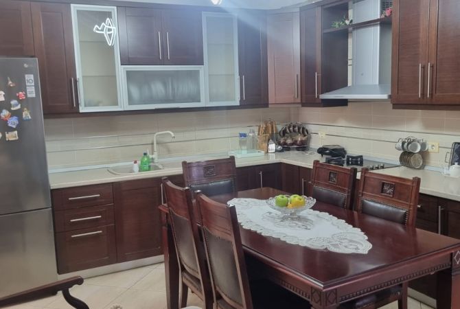 Shtepi me qera 2+1 ne Tirane - 700 Euro