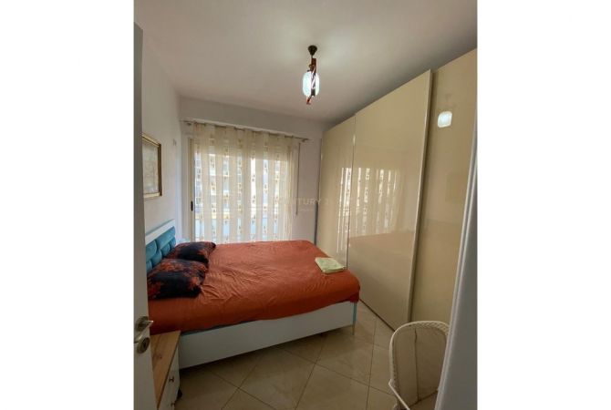 Shtepi me qera Apartament ne Tirane, 1+1, Mobilimi E mobiluar, Pagesa 500  Euro.